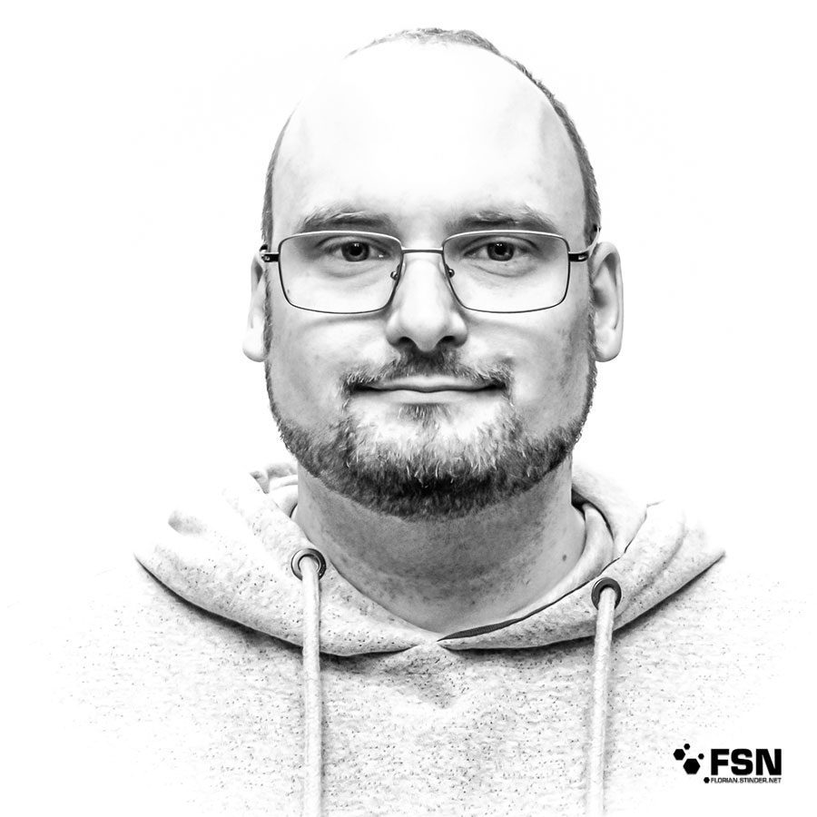 Black and white picture of Florian Stinder